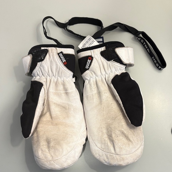 Hestra Black and White womens  Ski Mittens - Picture 3 of 5